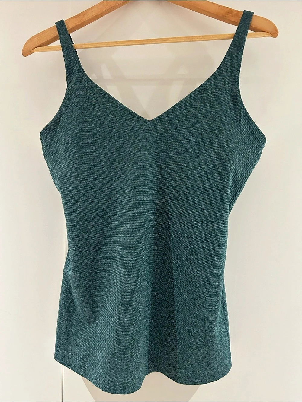 Under Armour Built-In Bra Tank Top in Green